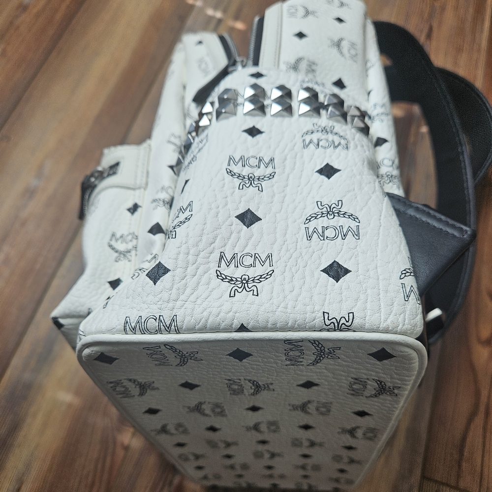Classic White MCM Backpack - Picture 10 of 12